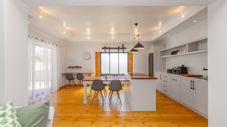 4 Bedroom Property for Sale in Struisbaai Western Cape